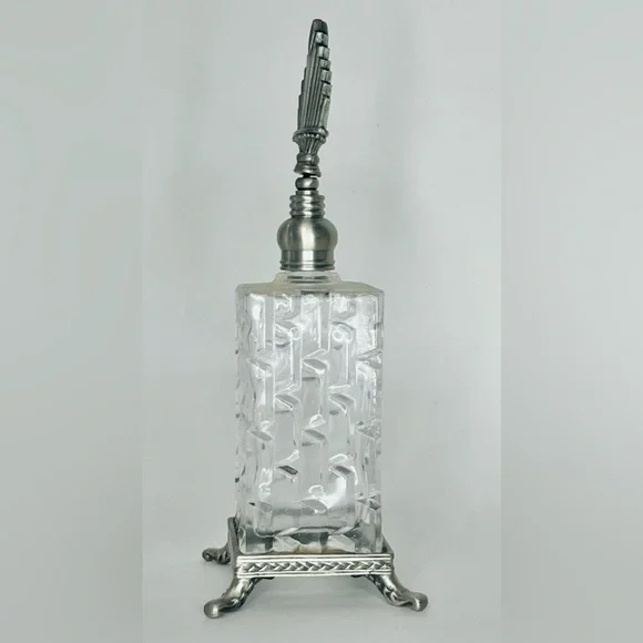 Glass and pewter (?) square footed perfume bottle - Picture 2 of 6
